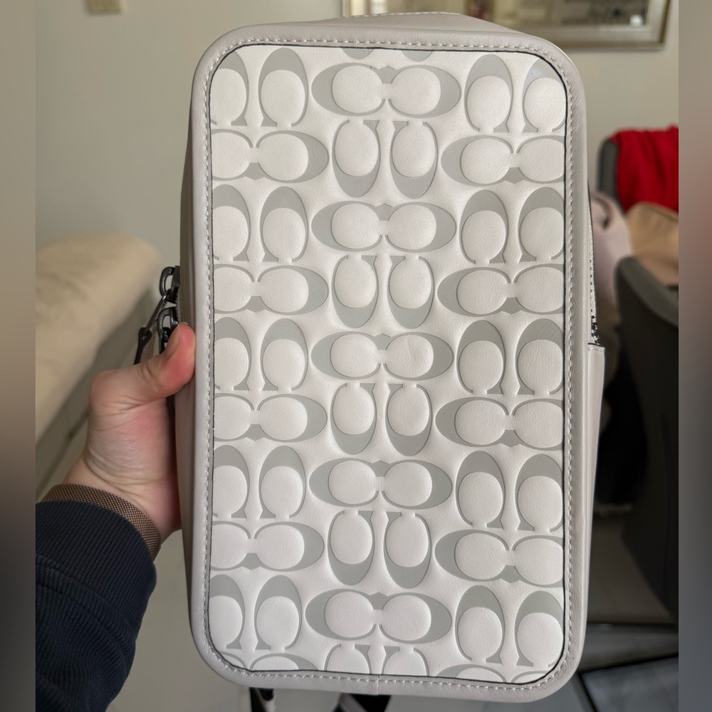 Coach Men's Sullivan Pack In Signature Chalk.